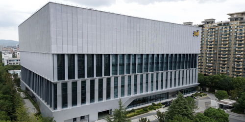 文化與科技雙輪驅(qū)動(dòng) 探訪卡游未來工廠感受澎湃活力